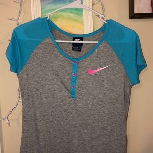 Nike tee